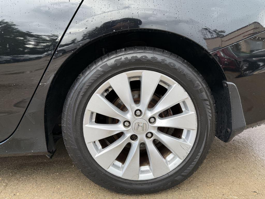 2013 Honda Accord - $9,995