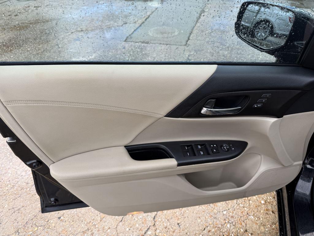 2013 Honda Accord - $9,995