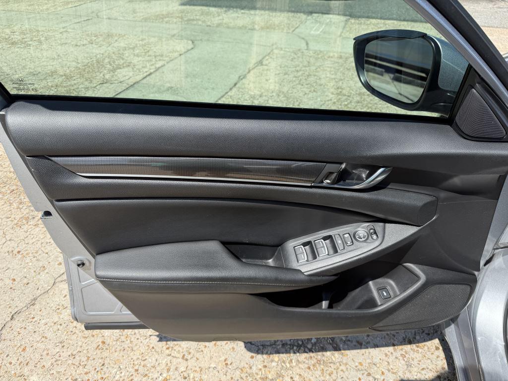 2019 Honda Accord - $15,995