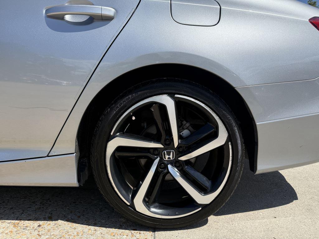 2019 Honda Accord - $15,995