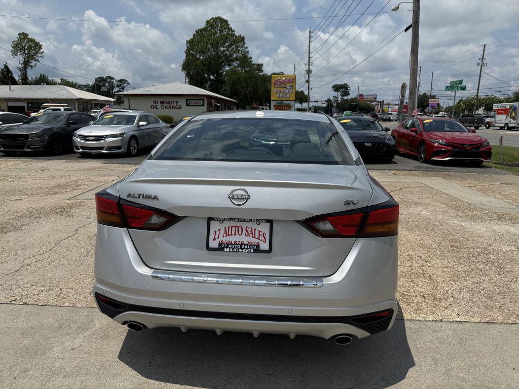 2023 Nissan Altima - $17,995