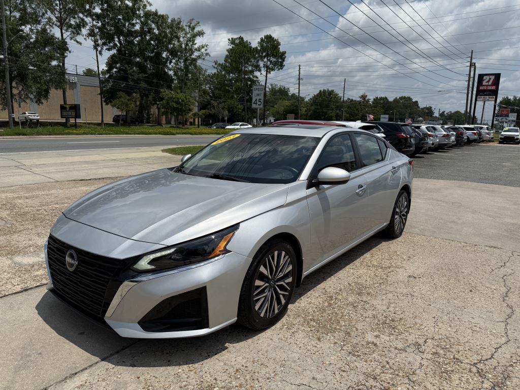 2023 Nissan Altima - $17,995
