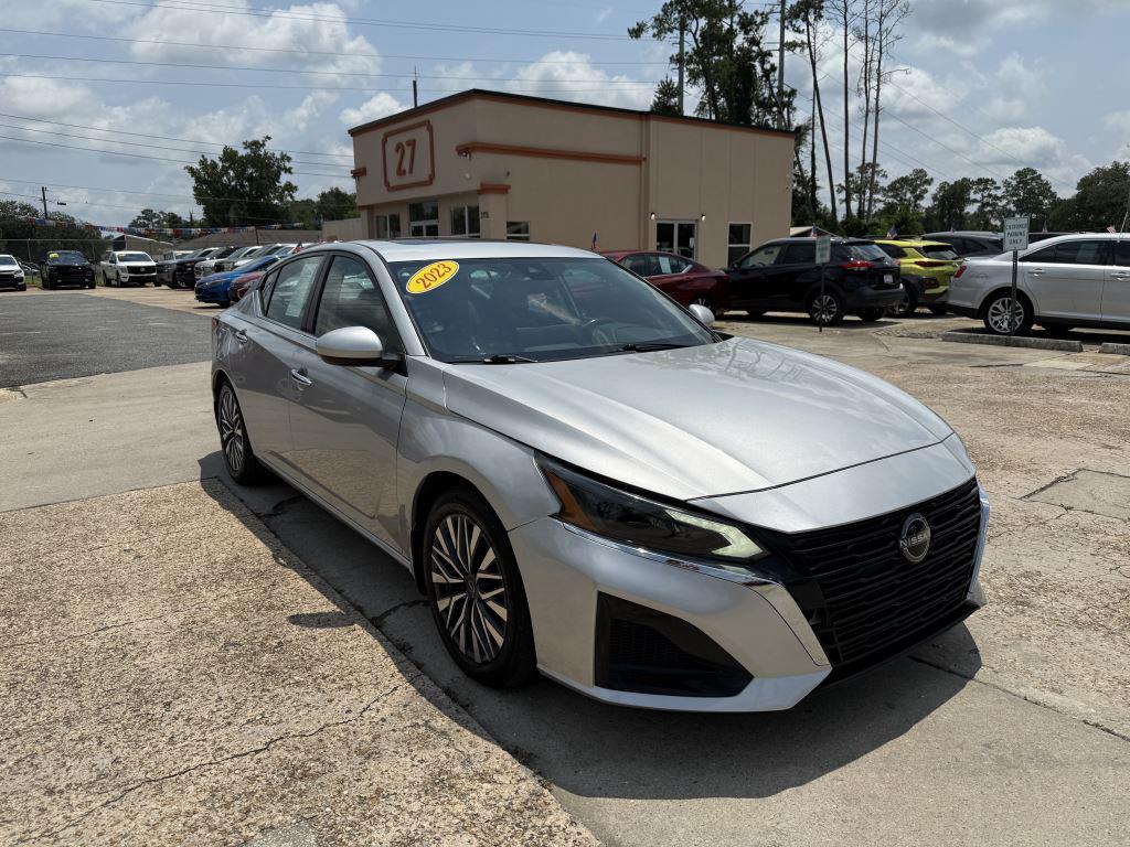 2023 Nissan Altima - $17,995