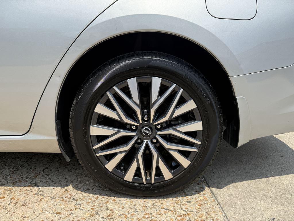 2023 Nissan Altima - $17,995