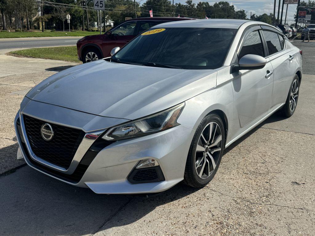 2019 Nissan Altima - $10,995