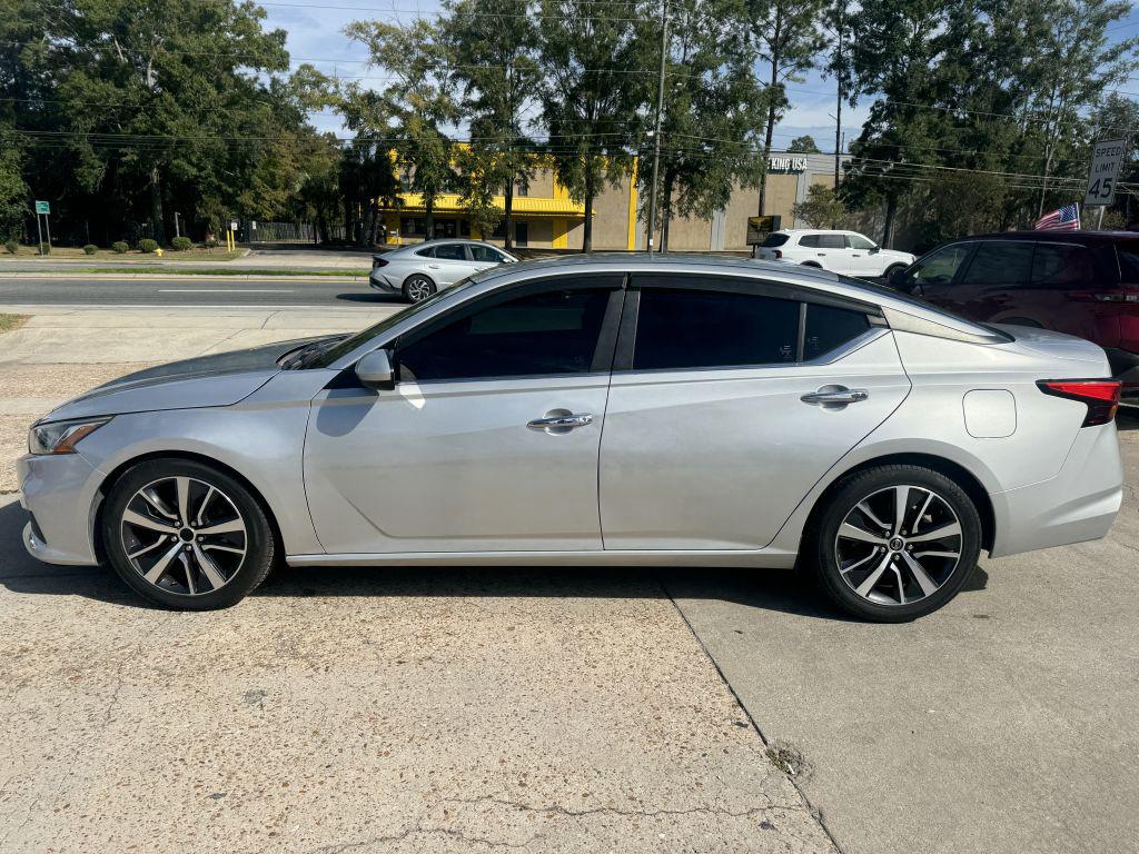 2019 Nissan Altima - $10,995