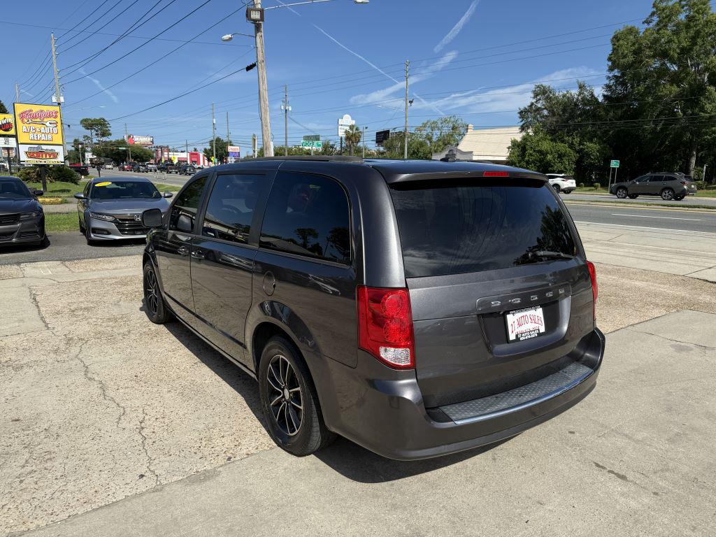 2018 Dodge Grand Caravan - $7,995