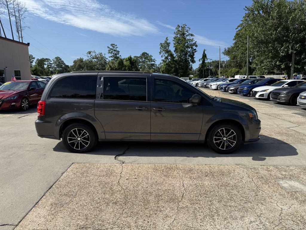 2018 Dodge Grand Caravan - $7,995