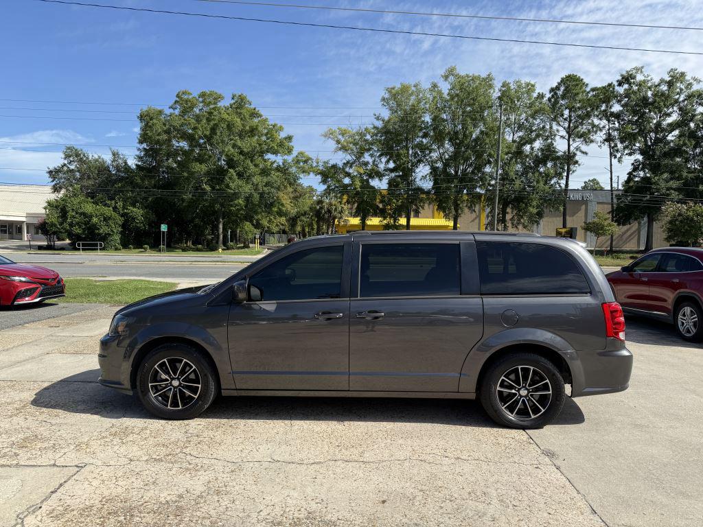 2018 Dodge Grand Caravan - $7,995