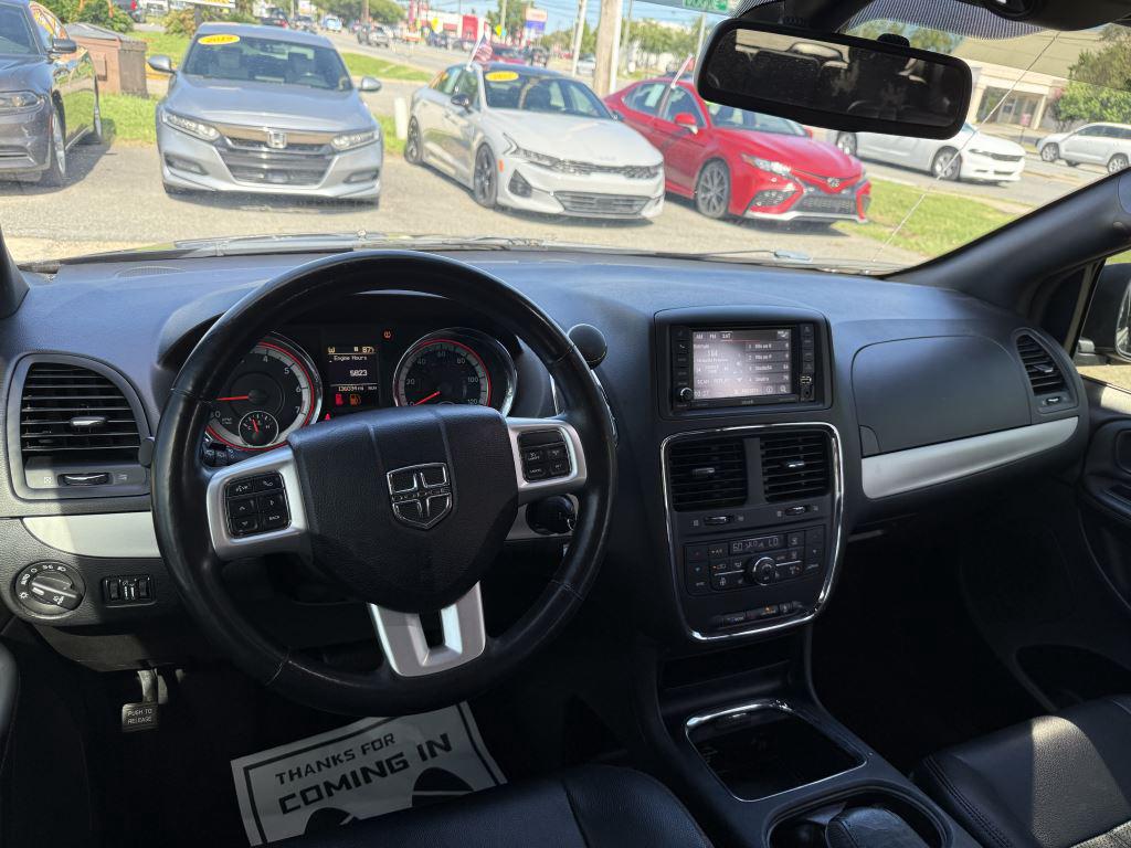 2018 Dodge Grand Caravan - $7,995