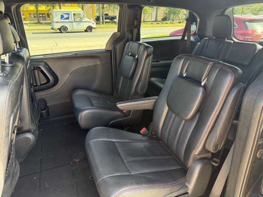 2018 Dodge Grand Caravan - $7,995