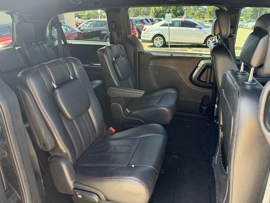 2018 Dodge Grand Caravan - $7,995