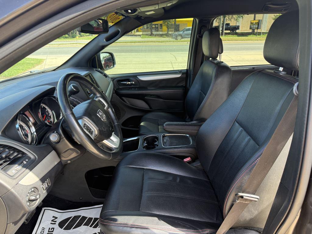 2018 Dodge Grand Caravan - $7,995