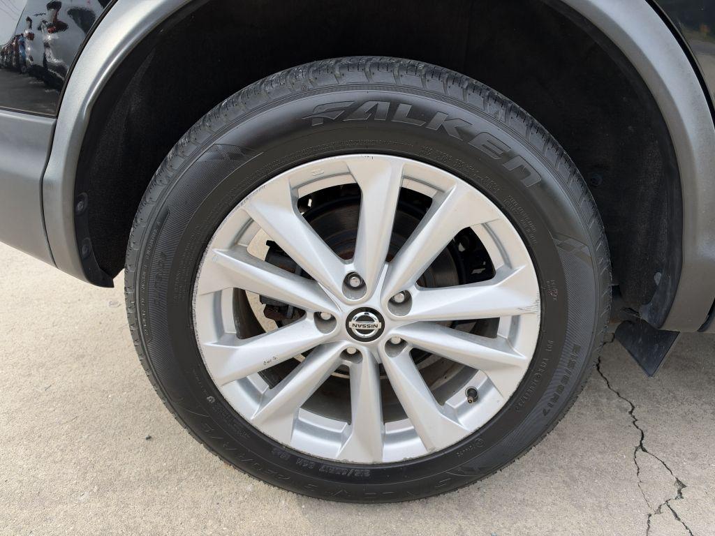 2018 Nissan Rogue - $11,995