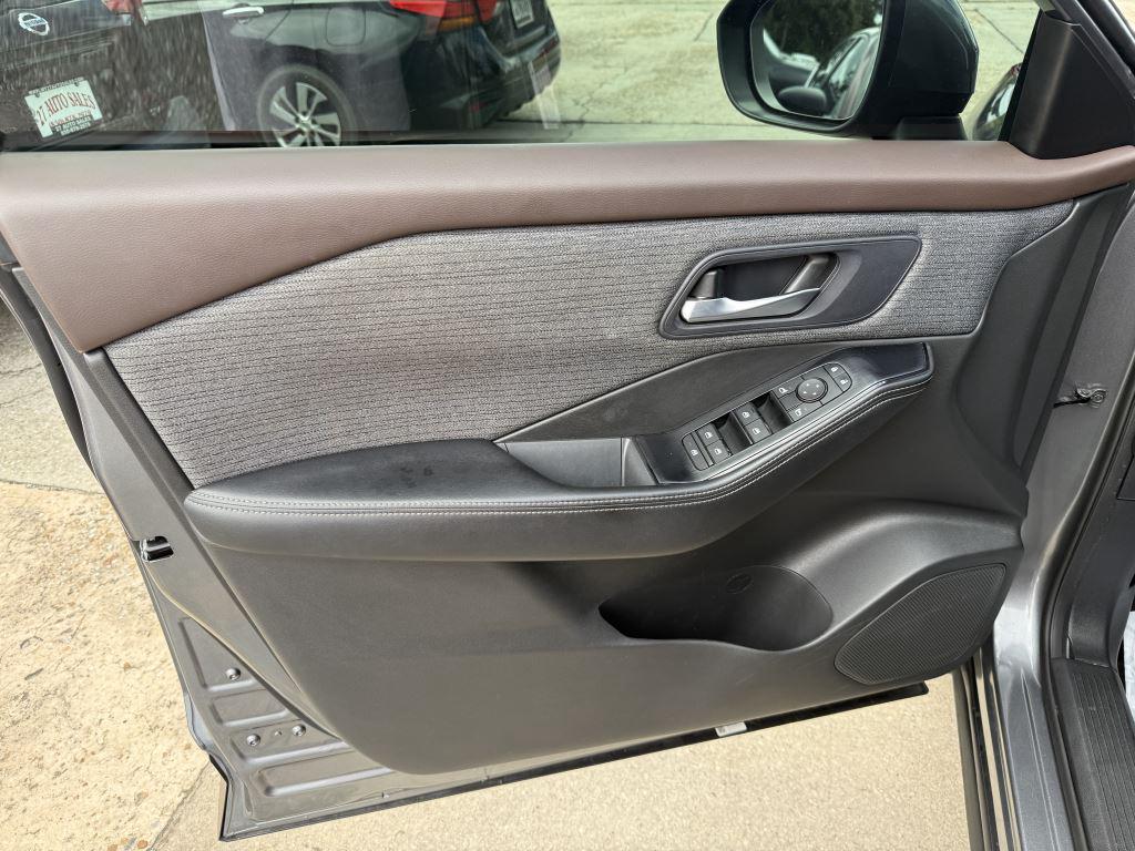 2023 Nissan Rogue - $17,995