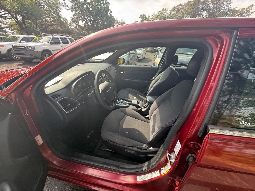 2013 Chrysler 200 LX photo
