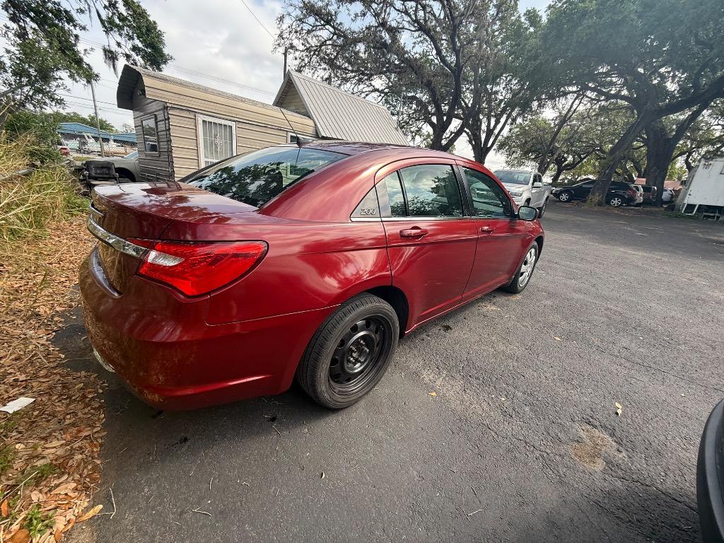2013 Chrysler 200 LX photo