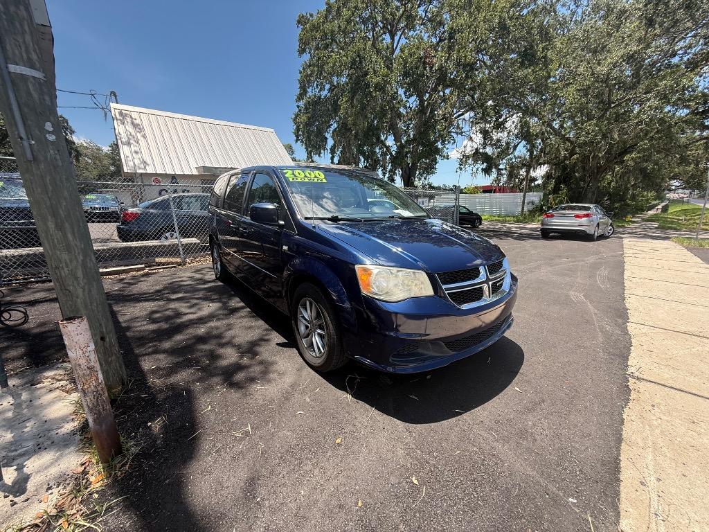 2014 Dodge Grand Caravan - $7,950