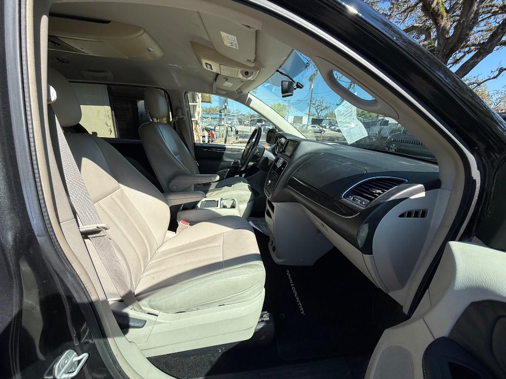 2012 Chrysler Town & Country Touring photo