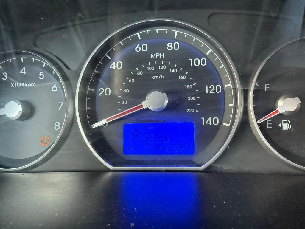 2011 Hyundai Santa Fe GLS photo