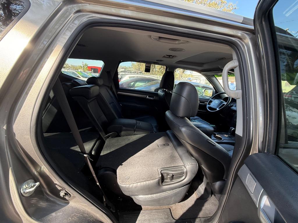 2009 Kia Borrego EX V8 photo
