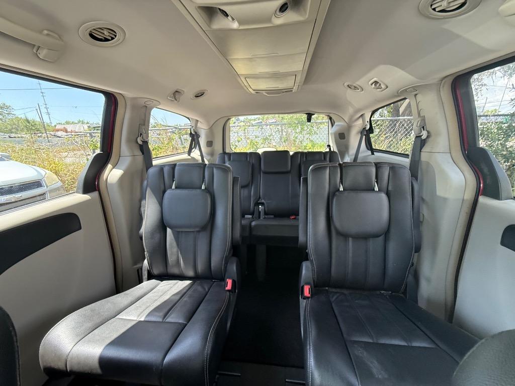 2013 Chrysler Town & Country Touring photo