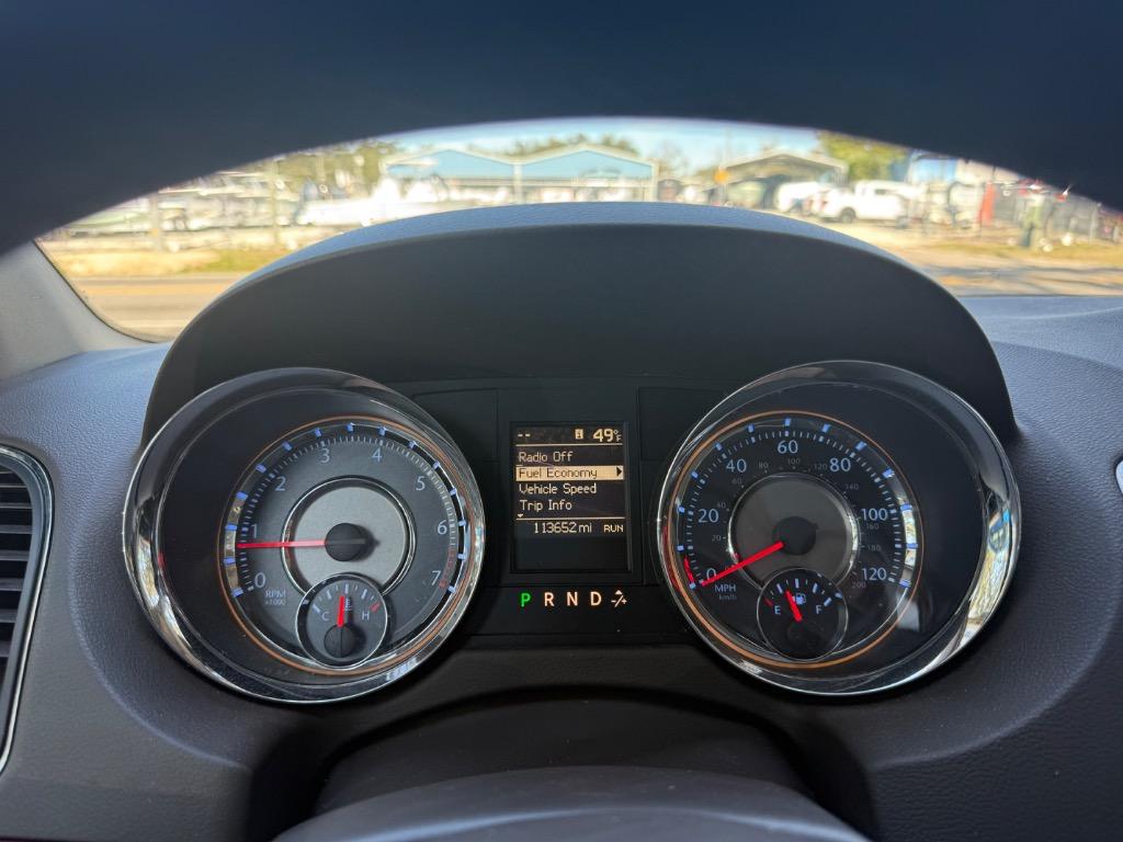 2014 Chrysler Town And Country - $7,950