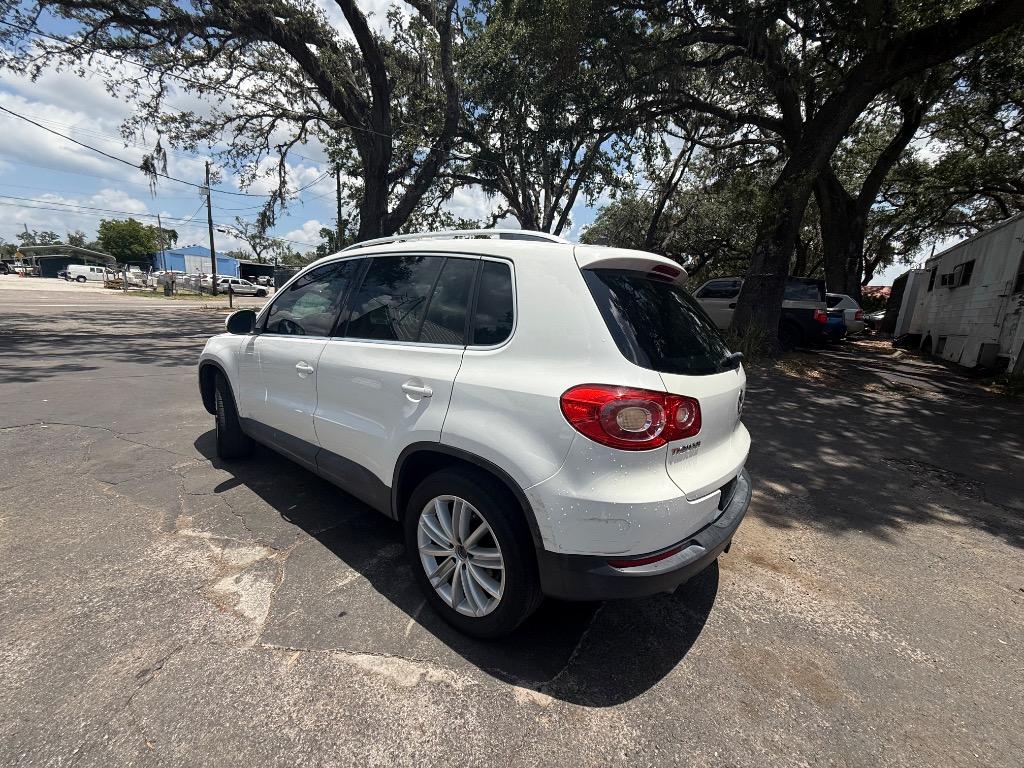 2011 Volkswagen Tiguan S photo