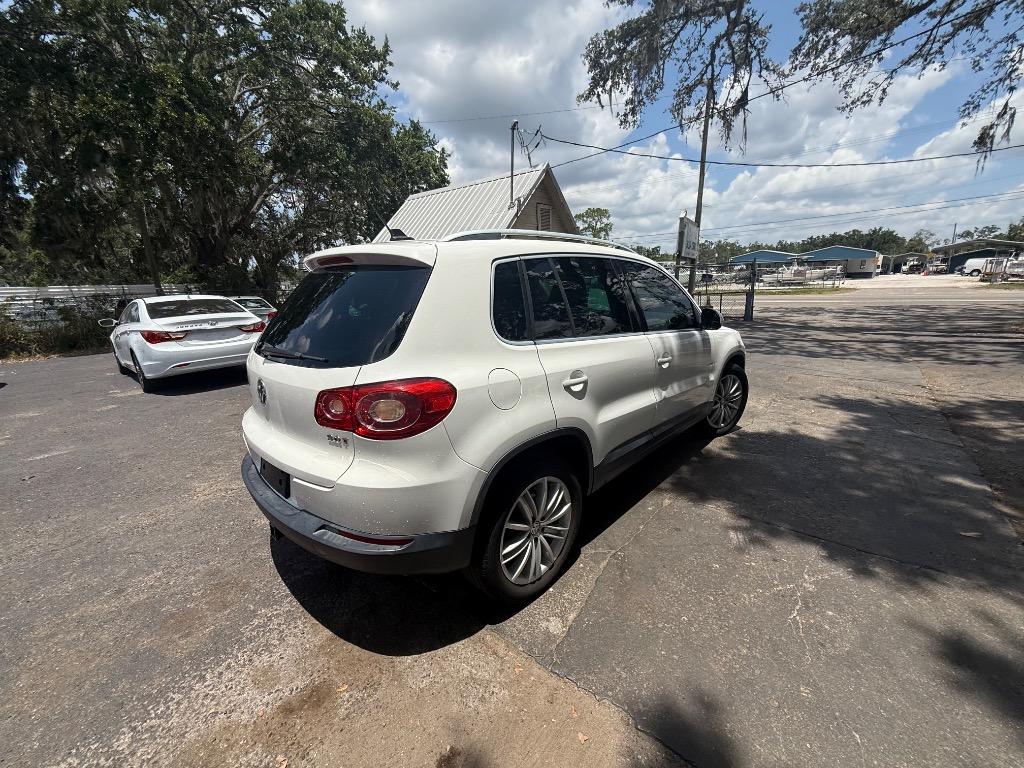 2011 Volkswagen Tiguan S photo