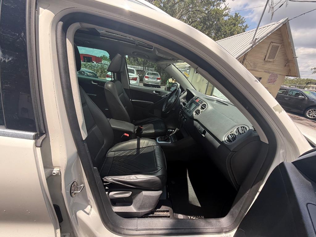 2011 Volkswagen Tiguan S photo