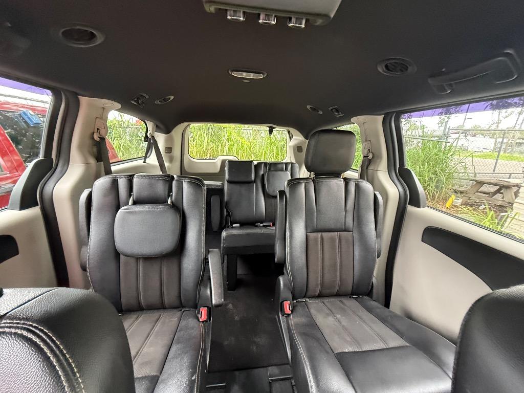 2019 Dodge Grand Caravan - $6,950