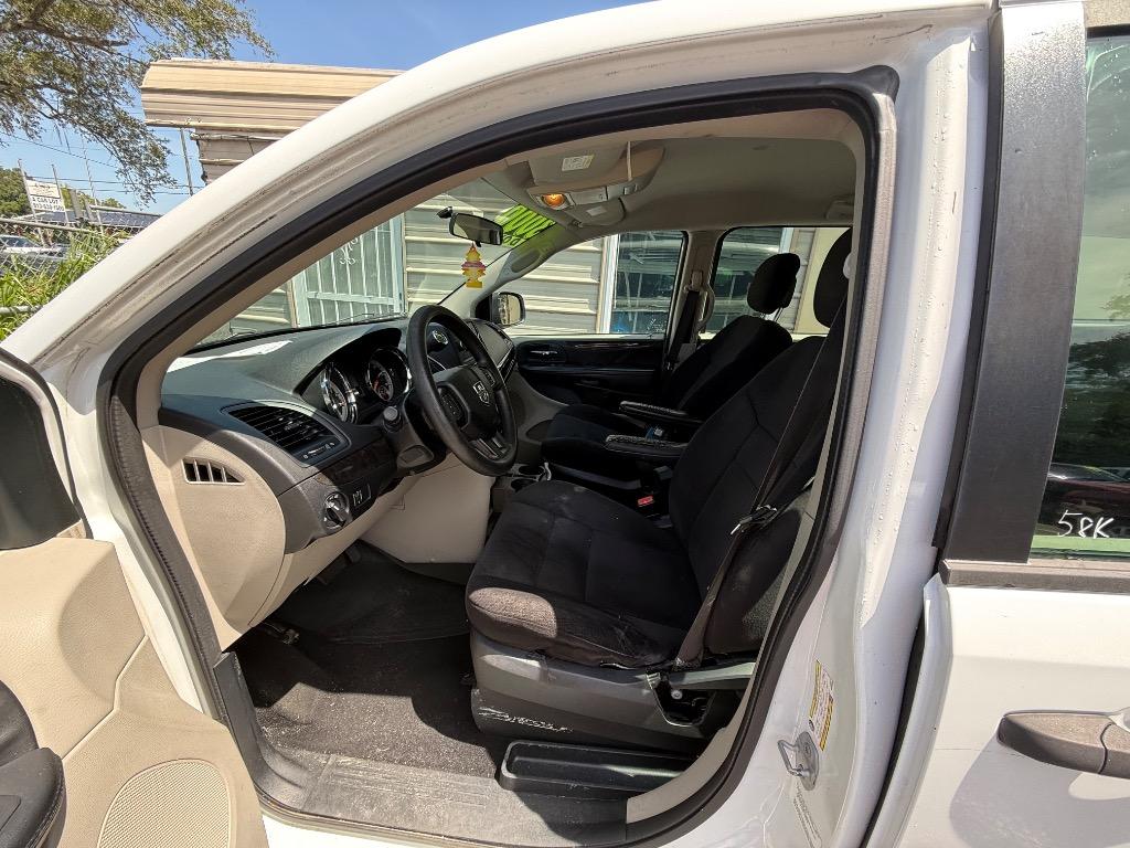 2014 Dodge Grand Caravan - $10,500