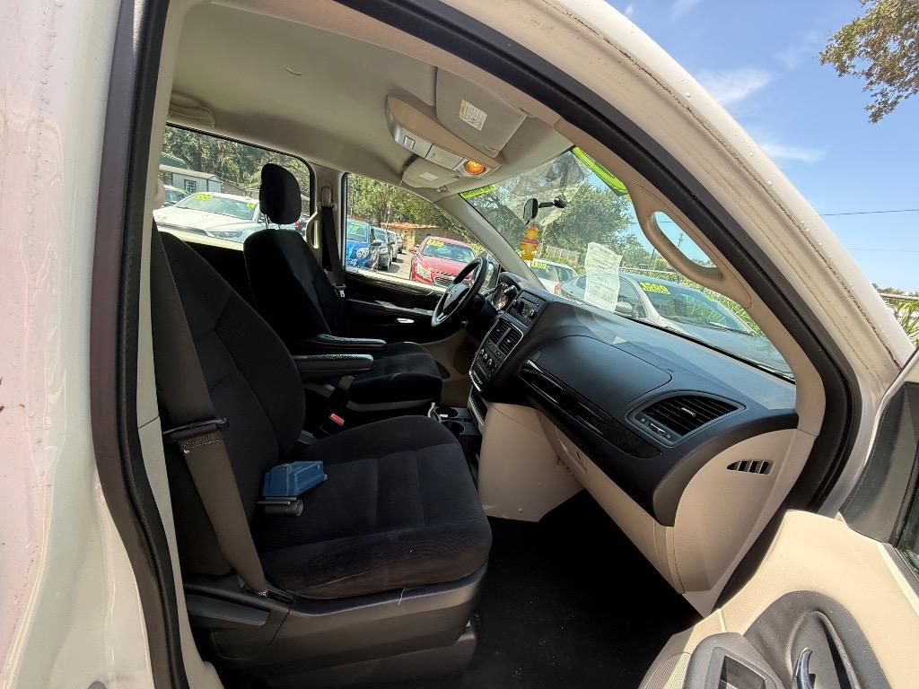 2014 Dodge Grand Caravan - $10,500