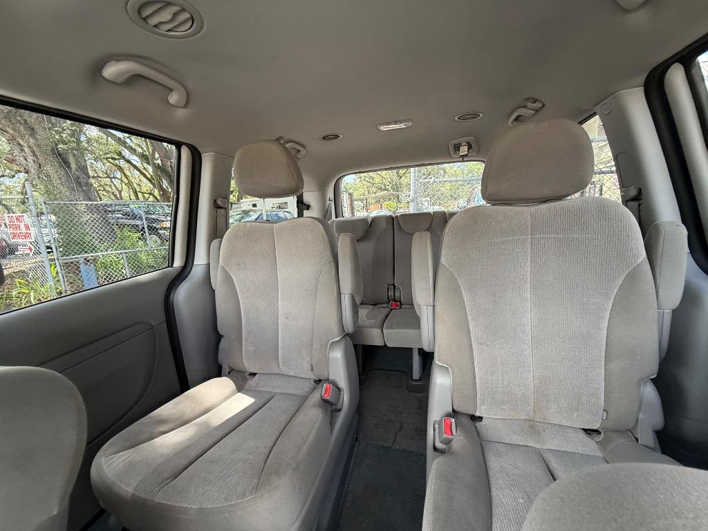 2012 Kia Sedona - $5,950