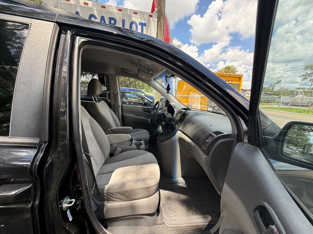 2012 Kia Sedona - $5,950