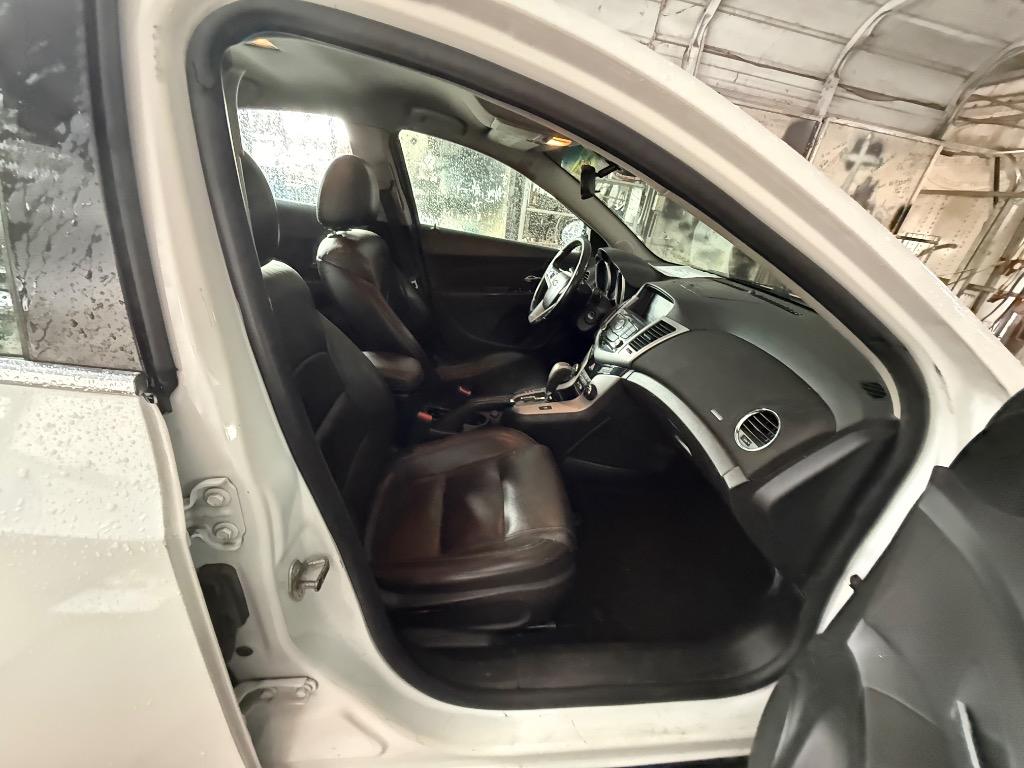 2013 Chevrolet Cruze - $2,800