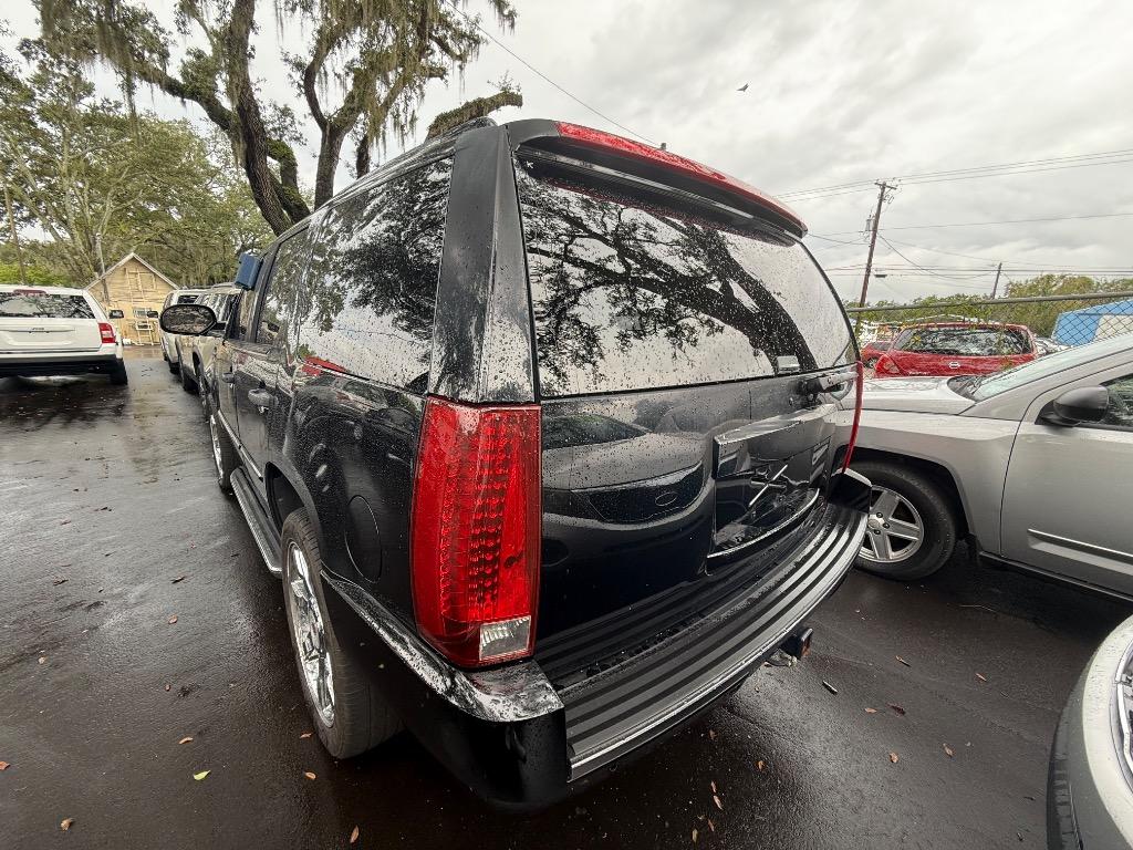 2007 Cadillac Escalade - $8,950