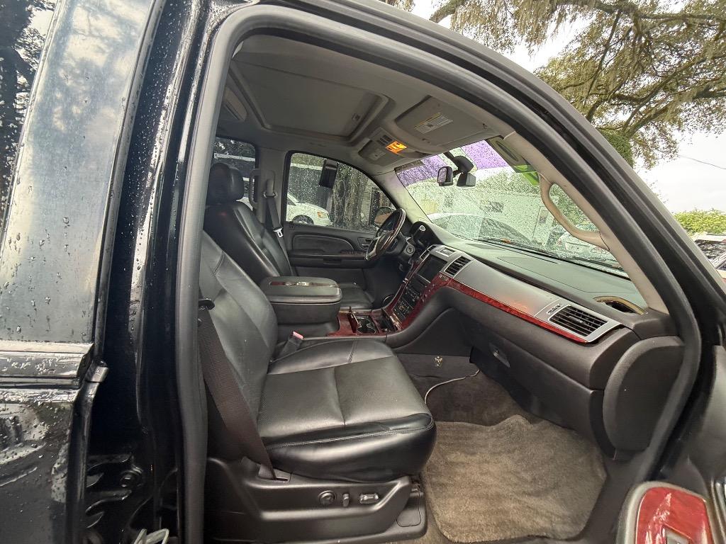 2007 Cadillac Escalade - $8,950