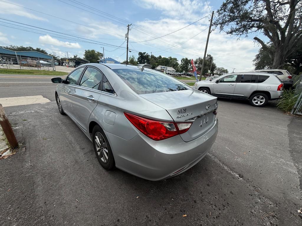 2013 Hyundai Sonata - $4,200