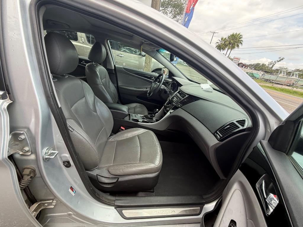 2013 Hyundai Sonata - $4,200
