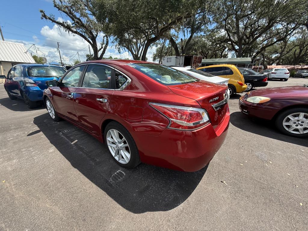 2014 Nissan Altima - $5,800