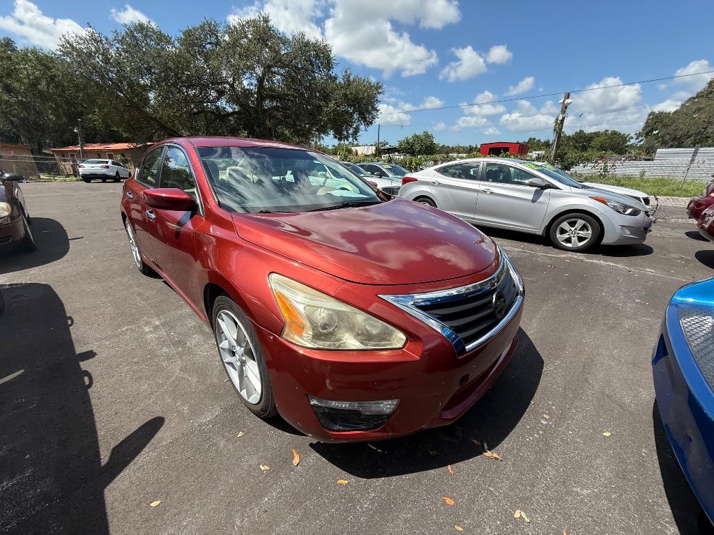 2014 Nissan Altima - $5,800
