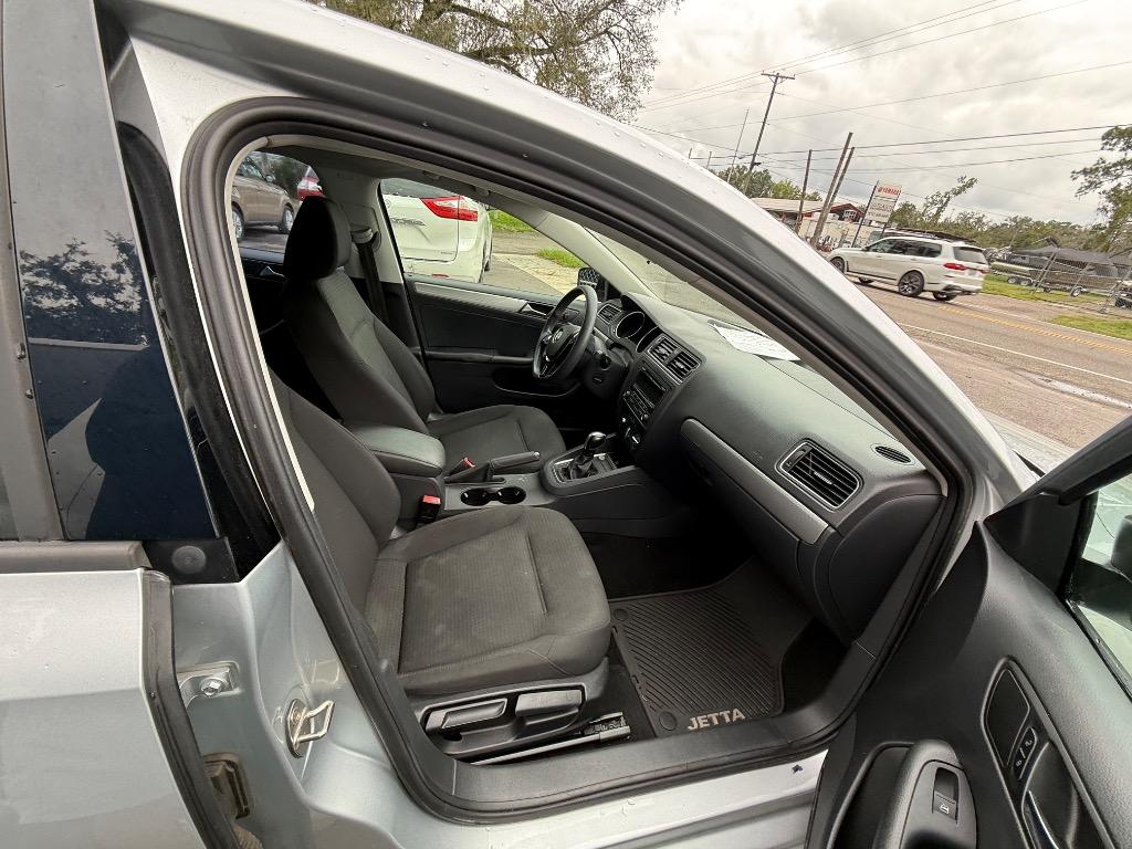 2015 Volkswagen Jetta - $5,950