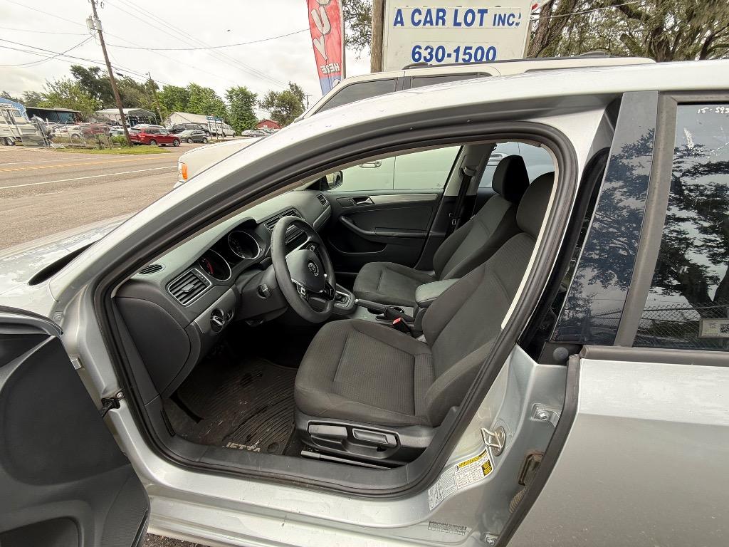 2015 Volkswagen Jetta - $5,950