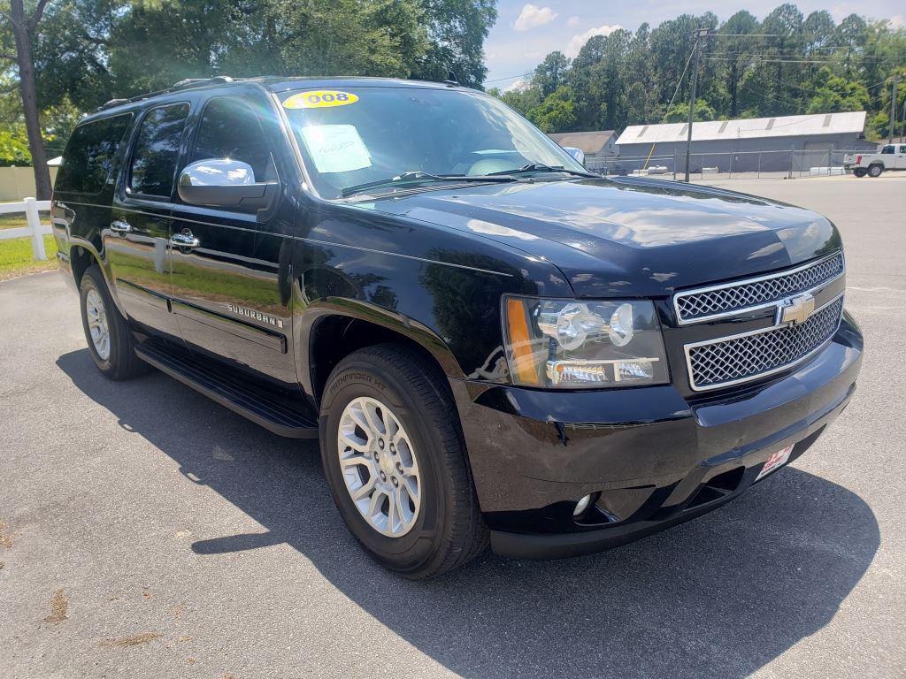 The 2008 Chevrolet Suburban LT 1500 photos