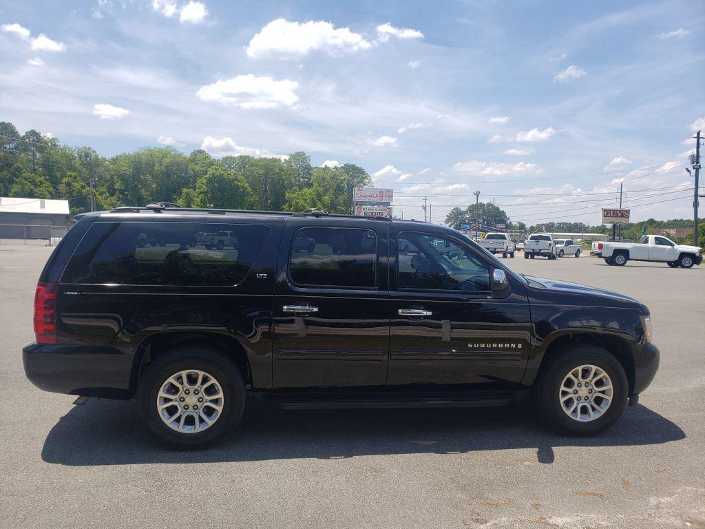 2008 Chevrolet Suburban LT 1500 photo