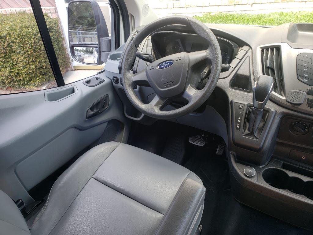 2018 Ford T250 Vans  photo