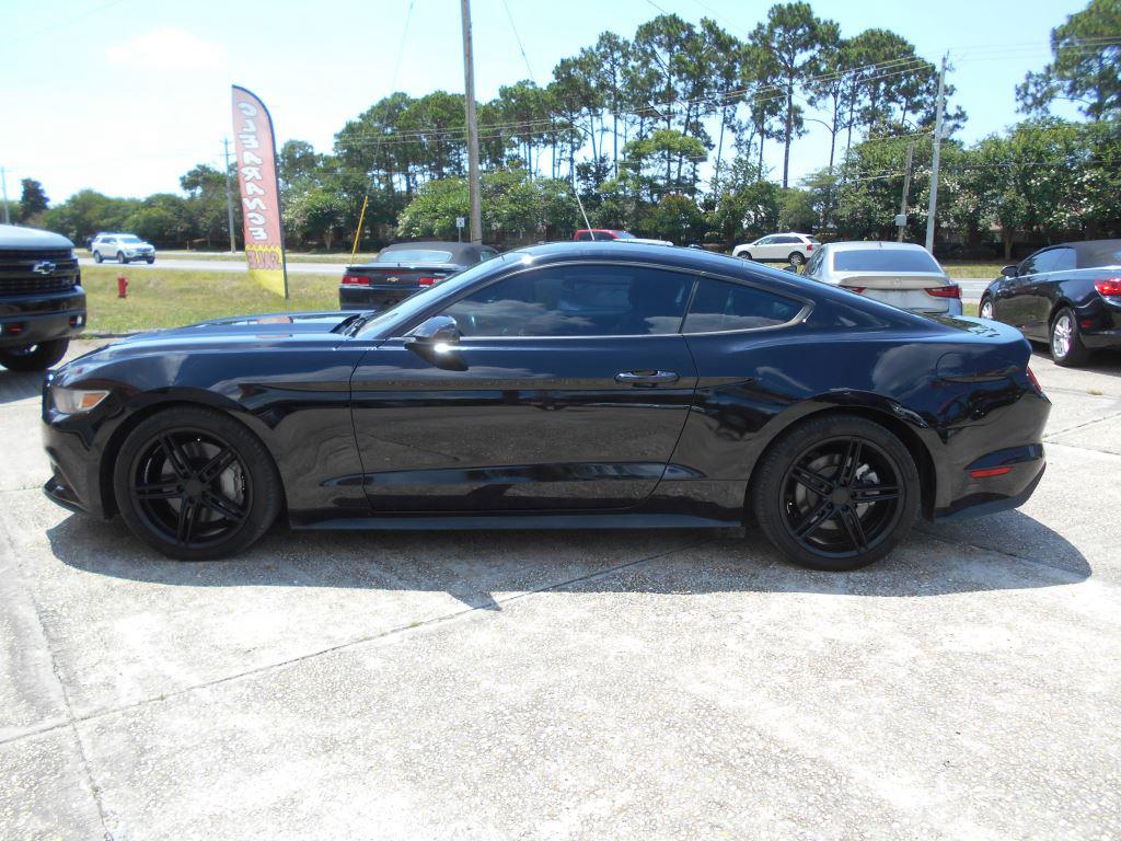 2017 Ford Mustang - $17,990