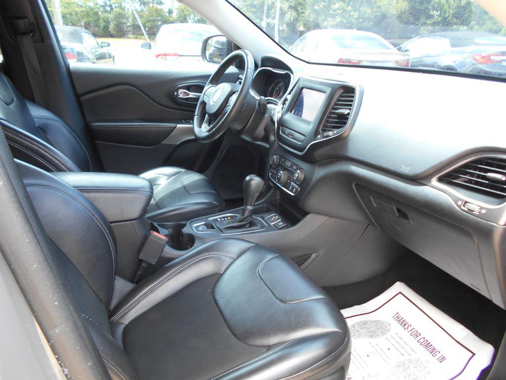 2020 Jeep Cherokee - $12,990