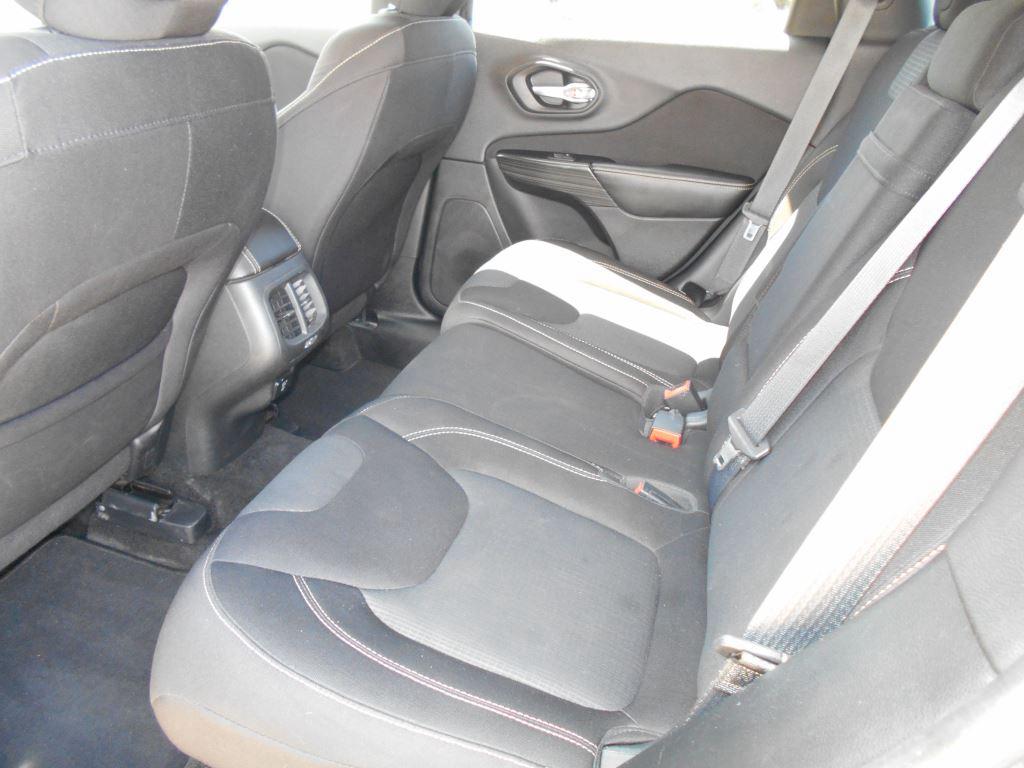 2015 Jeep Cherokee - $11,990